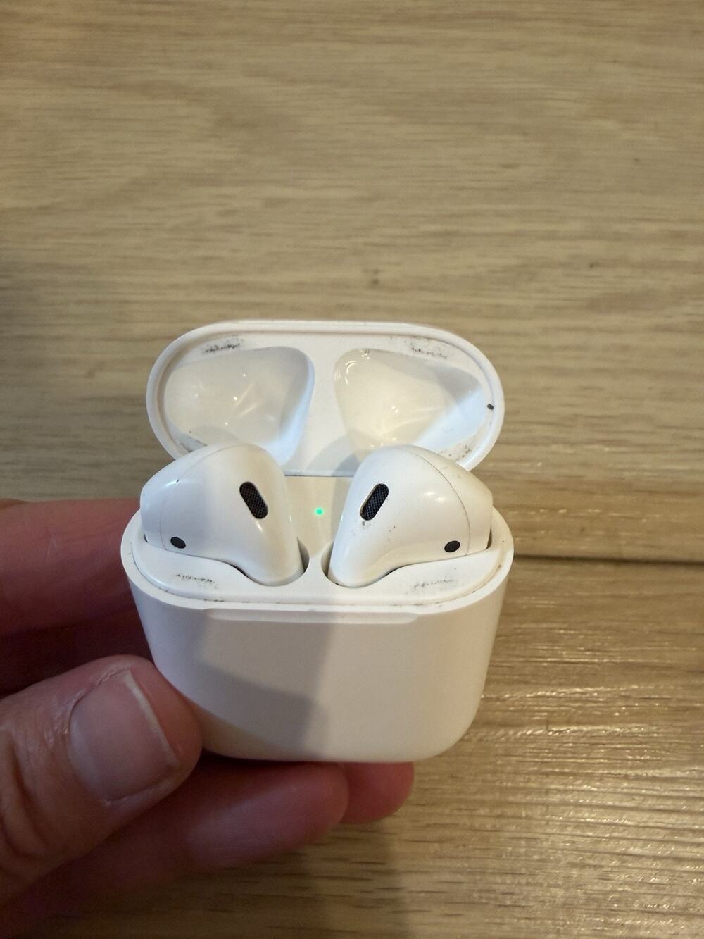 Apple AirPods 2nd Genuine With Charging Case